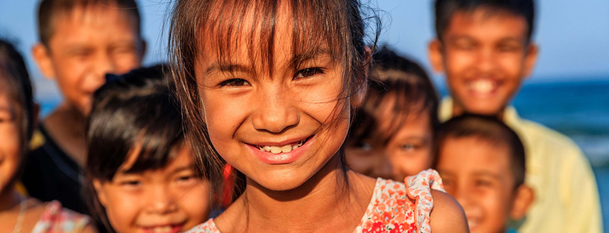 niña sonriendo vietnam Niños sin fronteras adopciones