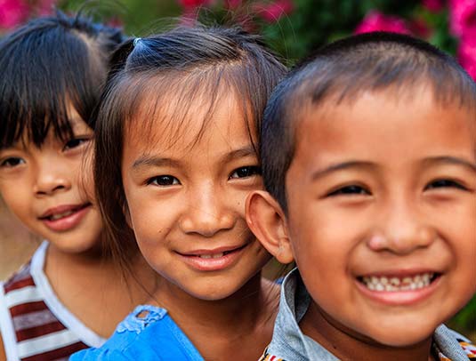 niños sonriendo vietnam Niños sin fronteras adopciones